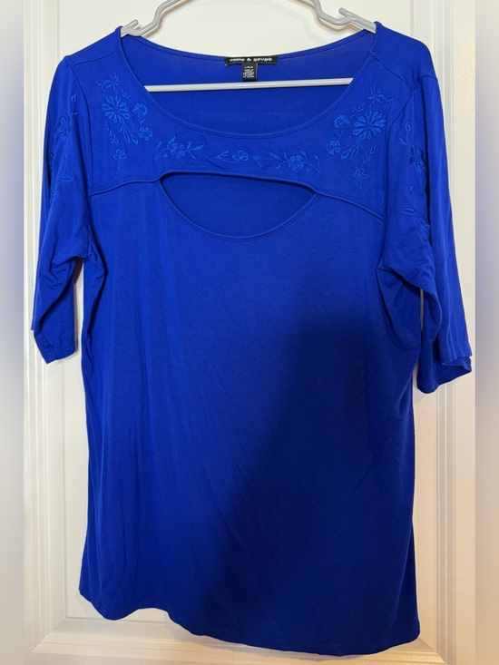 Cable & Gauge Tops - Cable & Gauge Royal Blue Embroidered Keyhole Scoop Neck Top Sz Large stretch